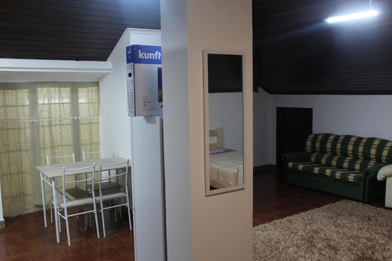 Vitorino De Nemesio Guesthouse Ponta Delgada Exterior foto